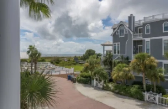Sandpiper Cottage - Fantastic Beach Front Property on Georgia Coast w/ Elevator!