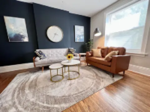 Spacious Shaw 2 Bedroom - Walk to Botanical Garden & Tower Grove - Pet Friendly