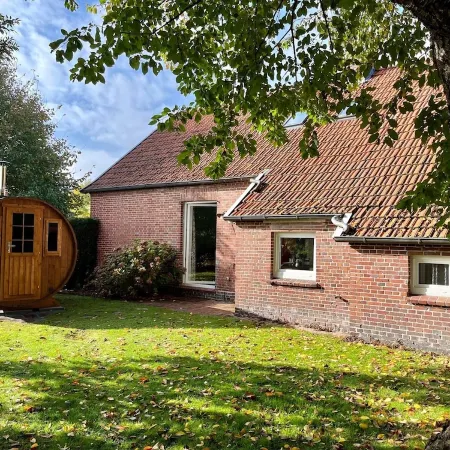 Peace and charm - Stylishly renovated country house with large garden and sauna Отели в г. Хольтрим