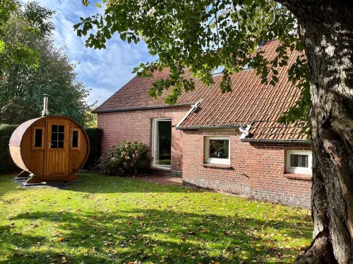 Peace and charm - Stylishly renovated country house with large garden and sauna