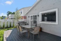 Private Pool, Hottub, Steamshower just 10 minutes from Grand Rapids