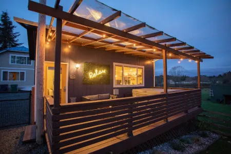 Tiny House Country Cottage Отели рядом с достопримечательностью «The Farm at Swan's Trail»