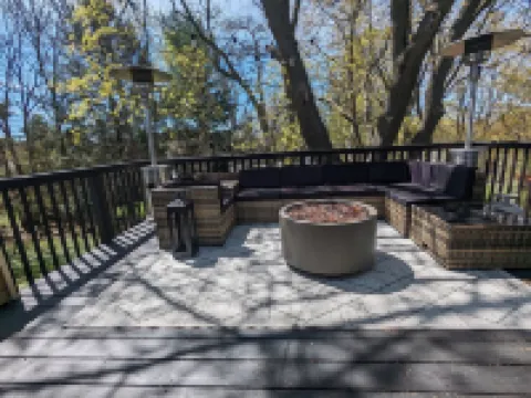 Comfy and cozy 4-bedroom minutes to SU, Hospitals, and downtown Syracuse โรงแรมในซีราคิวส์