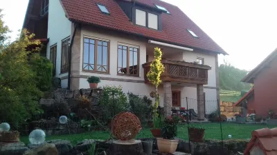 Modern apartment between Ansbach and Nuremberg. Dogs welcome. Hotels near Kleingartenverein Neuendettelsau