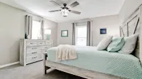 4-Bedroom Dog-Friendly Home, Just 13 Miles from Siesta Key Beach! Private Pool