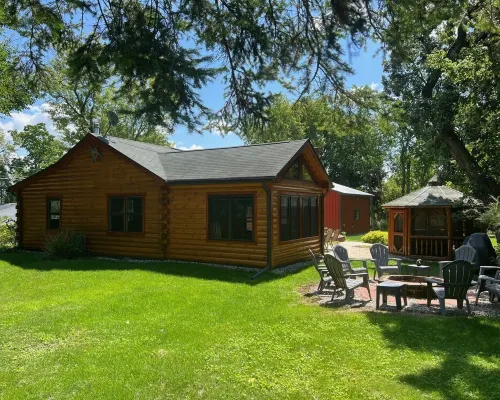 Cozy Log Home Hotels in Como