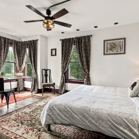 Spacious Victorian in the heart of Catskill Village - Close to All Отели в г. Катскилл