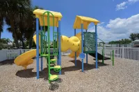 Fabulous Pool! ~ Game Room ~ Putt Putt Golf ~ Car Charger ~ Late Summer Specials