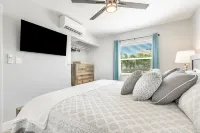 Johns Pass Fisherman's Cove & Cottage