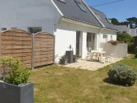 Twin detached villas 100m from the beach Hotels in Tregunc