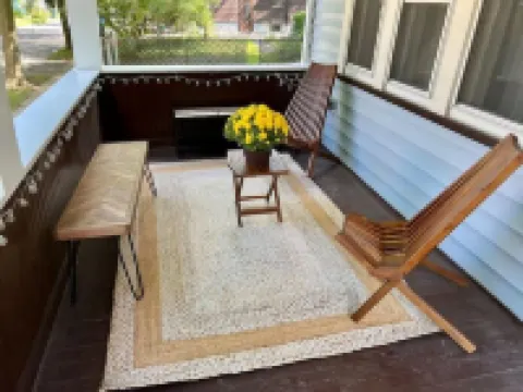 Entire house in a vibrant neighborhood - 3 Beds