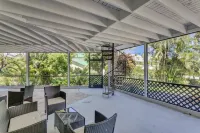 Your Home Away From Home just steps from the intercoastal waterway!