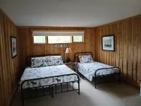 Rustic Moose Lakefront Guest Cabin on the Shore of Lake Superior
