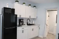 Comfy 1-BR Studio in South Florida Near beach - AC, Washing Machine, Netflix
