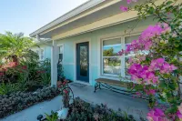 Stunning Waterfront Home! Sleeps 8 Heated Pool Hot Tub Boat Dock Chef Kitchen Hotels near Naughty Monk Brewery