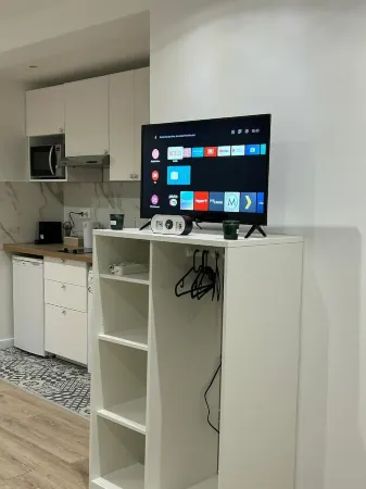 Studio Bel-Air Отели рядом с достопримечательностью «Groupe AFNOR»