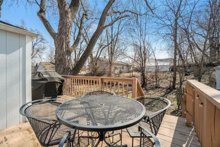 The Mulberry House: Cozy Home In Downtown Olathe