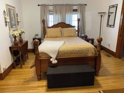 Renovated farmhouse - Mercer/Summer County
