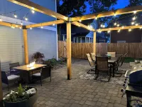 The Rustic Rose - 4 Bedroom House w/ Hot Tub Near Downtown