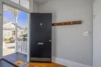 Savannah Midcentury Modern Haven - Thomas Square