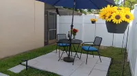 Private room and bathroom  in beautiful Tarpon Spring only minutes to beaches!