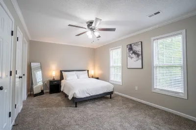 Lake Norman Townhome 2 Master BRs + Parking