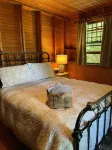 Charming & Convenient 6 Bedroom Mountainside Lodge
