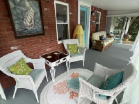 6 houses away from quiet beach! Minutes from the heart of Onset & Cape Cod Canal Hotels in Wareham