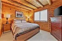 Luxury Lodge overlooking both Grand Traverse Bays Hotels in 