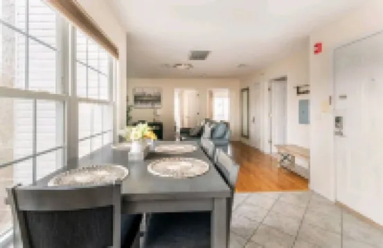 Lovely 2 bedroom/ Near EWR/ Free Parking