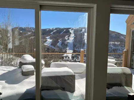 Magnificent 4 Bdrm Townhome with spectacular Vail & Beaver Creek Mtn views!!