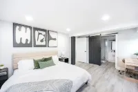 NEW modern 10 guest retreat near Downtown, North Hills & NCSU w/ fenced backyard Hotels near rue21