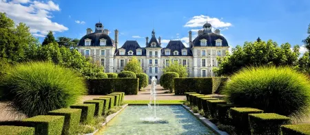 Grande Maison de Bourg 12 Couchages à 700m du Château de Cheverny