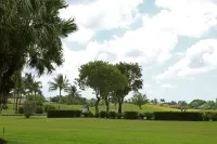 Cool Condo for Cozy Stay. Convenient Location, Pool, Gym, Golf.