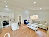 Grandscapes! Centrally located near The Colony Shoreline, No Chores