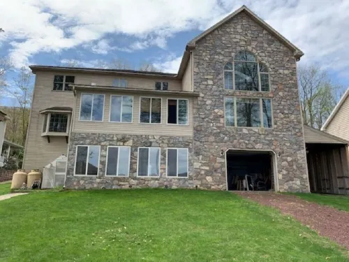 Pocono Area Lakefront Estate, GREAT FOR KIDS, Pontoon boat for rent, game room.