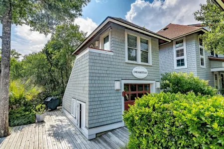 Luxury Getaway on Bald Head Island - August Weeks Available - 5-Star Property