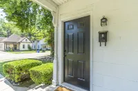 Luxurious 1-bedroom with Free Parking