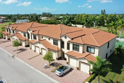 Penthouse Suite 2 in the heart of SW Cape Coral