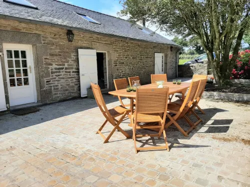 2km from the beach, charming family house totally refurbished in private area