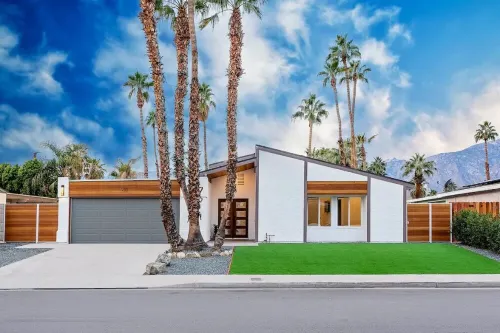 Newly Renovated Luxury Home/Large Pool/Views.