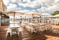 Amazing Views and Walkable to Downtown! Historic 3/2 Home, Sleeps 8 티뷰론 호텔