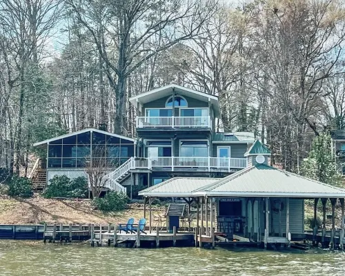4-BR Lakefront Home with Amazing Views Hotels in Stanly County