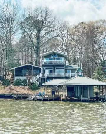 4-BR Lakefront Home with Amazing Views