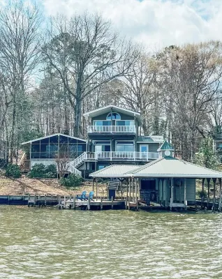 4-BR Lakefront Home with Amazing Views