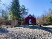 Little Red Cabin by the Brook- 5m to Waterfall