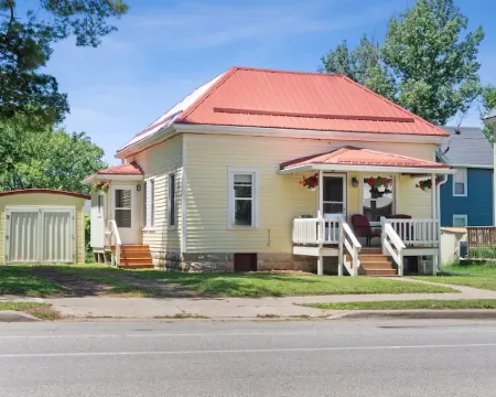 Cozy and charming. Your home away from home in the heart of Viroqua. Hotel di Viroqua