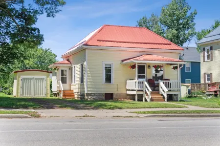 Cozy and charming. Your home away from home in the heart of Viroqua.