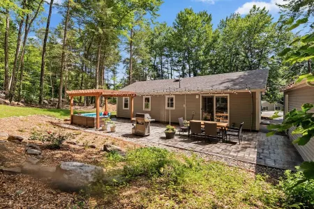 🌈 Bright and Charming Single-Family Home at Baxter Lake - 🐶 Dog Friendly 🧣