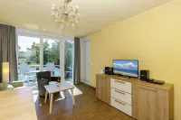 Pure beach life, less than 100m to the beach